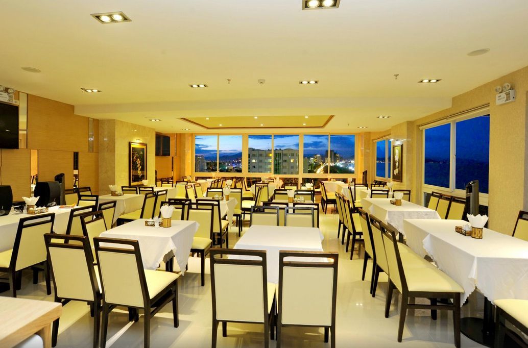 Dendro Beachfront Hotel Nha Trang Esterno foto