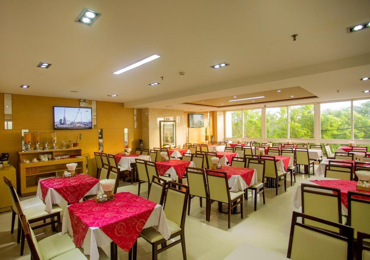 Dendro Beachfront Hotel Nha Trang Esterno foto